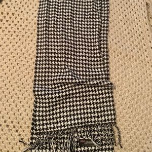 Cashmere scarf